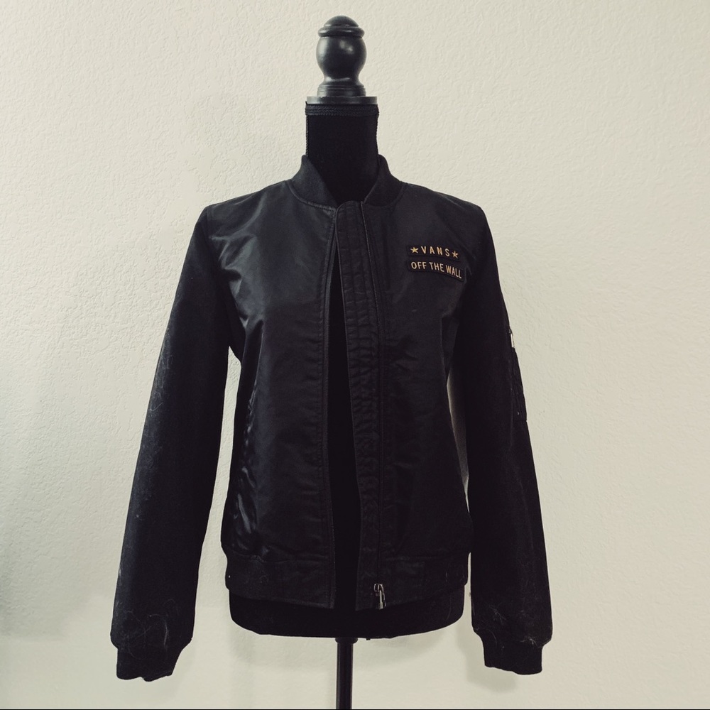 Vans Classics Off The Wall Bomber Jacket ⭐️
